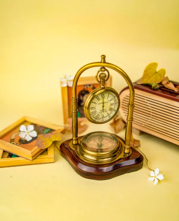Antiqula_Magnus_6.5_Vintage_Brass_Sheesham_Wood_Desk_Clock_With_Compass_Engraved_Quote